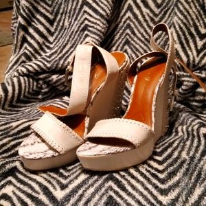 White leather wedge heel with metal Spike detail